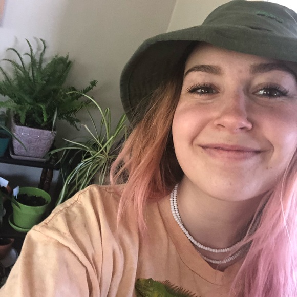 Meet your Posher, Makayla - Picture 3 of 6